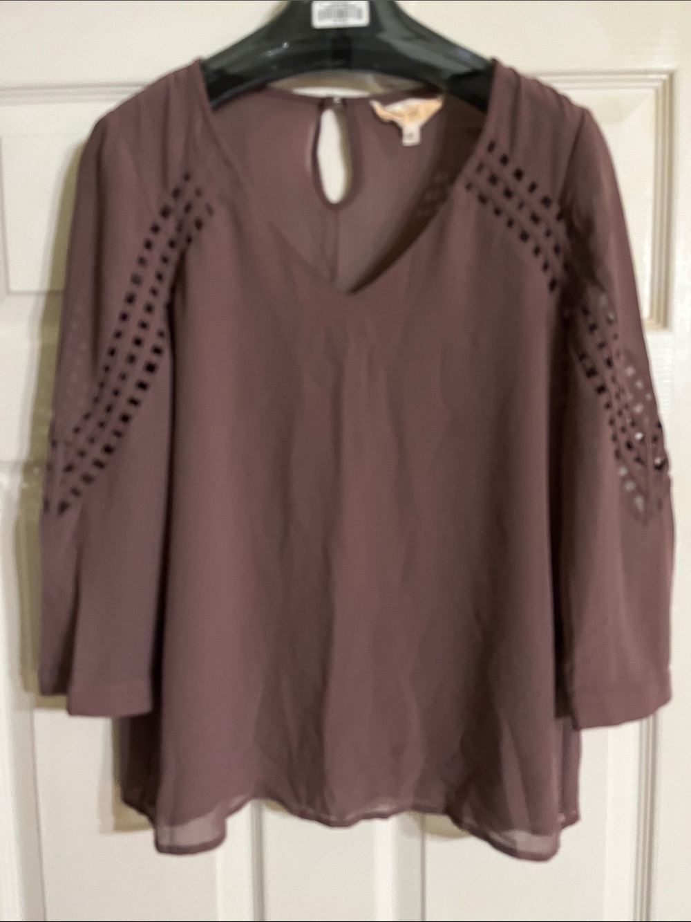 Women's V-Neck Cutout Sleeve Tunic - Mauve
